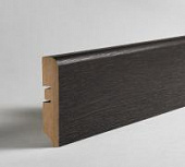 Деревянный, металлический, пластиковый напольный плинтус.