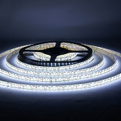 Деревянный, металлический, пластиковый напольный плинтус.