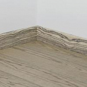 Деревянный, металлический, пластиковый напольный плинтус.