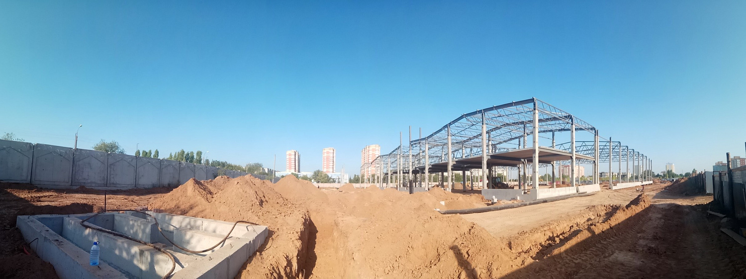 Панорама стройплощадки, теплотрасса, металлоконструкция