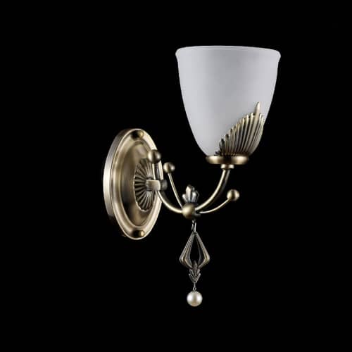 Купить Бра Maytoni Basil RC146-WL-01-R по низкой цене