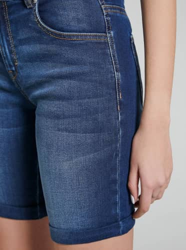 Купить Шорты-бермуды Piazza Italia джинсовые, темно-синие по низкой цене