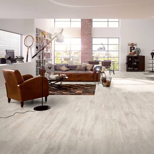 Купить Ламинат EGGER HOME Белый каштан Пьягола 8 мм АС4/32 класс 1,994 м2 по низкой цене