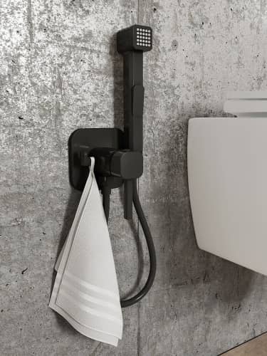 Купить Смеситель Iddis 004BLS0i08 встраиваемый с гигиеническим душем матовый черный по низкой цене