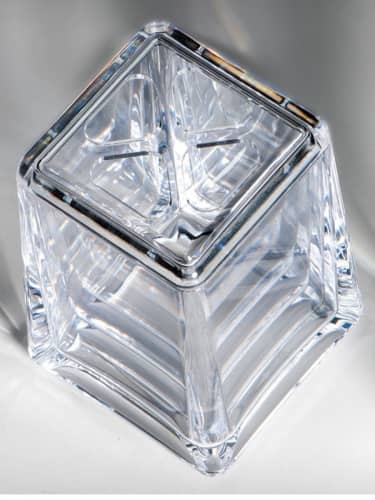 Купить Стаканчик Tatkraft Quadratic для зубных щеток акрил по низкой цене