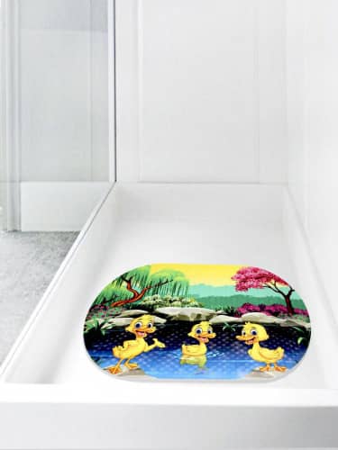 Купить Коврик Bath Plus Три утёнка для ванны противоскользящий 68х38 см по низкой цене