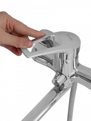 Купить Смеситель Iddis Carlow Plus CRPSBL2i10WA для ванны с длинным изливом с керамическим дивертором по низкой цене