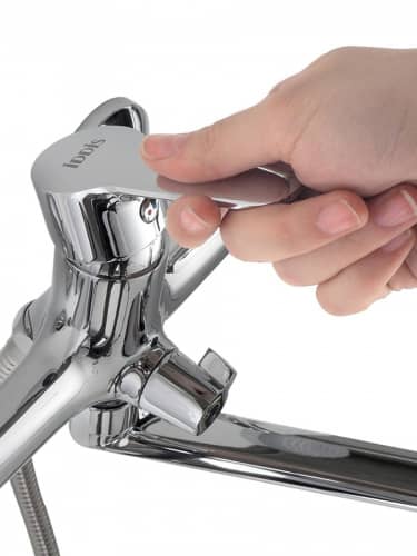 Купить Смеситель Iddis CUBSBL2i10WA для ванны с длинным изливом с керамическим дивертором по низкой цене