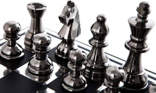 Купить Декор MHLiving шахматная доска с алюминиевыми фигурами 42214 008127 по низкой цене