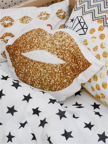 Купить Подушка Этель декоративная Губы по низкой цене