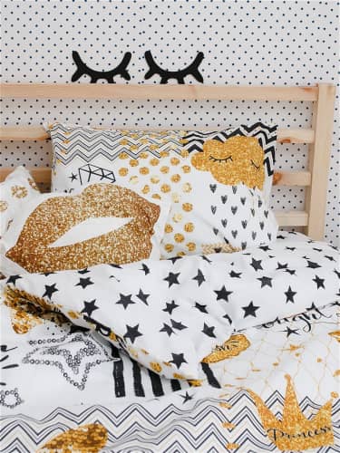 Купить Подушка Этель декоративная Губы по низкой цене