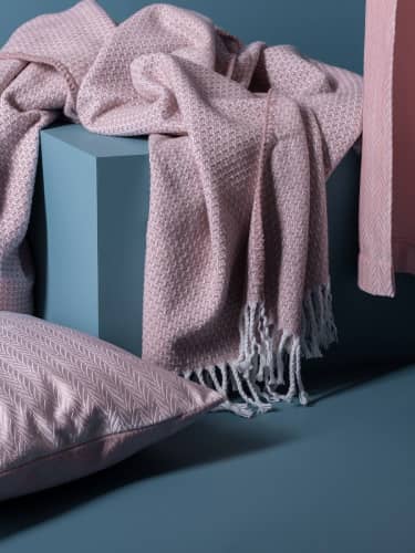 Купить Плед Wess New Pink по низкой цене