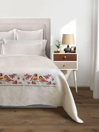 Купить Покрывало Lucky с вышивкой 220х240 см по низкой цене