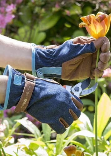 Купить Перчатки для работы в саду Love the Glove Denim Burgon & Ball по низкой цене