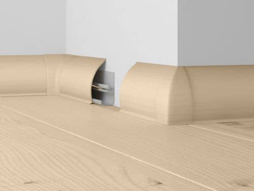 Деревянный, металлический, пластиковый напольный плинтус.