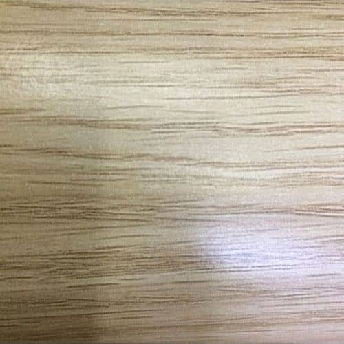 Деревянный, металлический, пластиковый напольный плинтус.