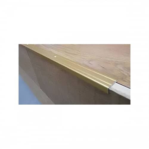 Деревянный, металлический, пластиковый напольный плинтус.