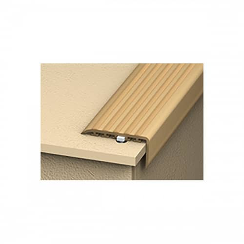 Деревянный, металлический, пластиковый напольный плинтус.