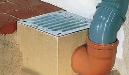 Купить Дождеприемник ACO Self 01581 с оцинкованной решеткой по низкой цене