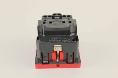 Купить Розетка Legrand Mosaic 2К+З с заземлением красная по низкой цене