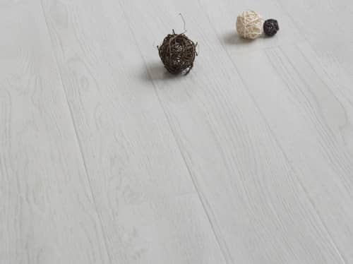 Купить Ламинат Lamiwood Glanz 301 Дуб Шифон 34 класс, 12 мм по низкой цене