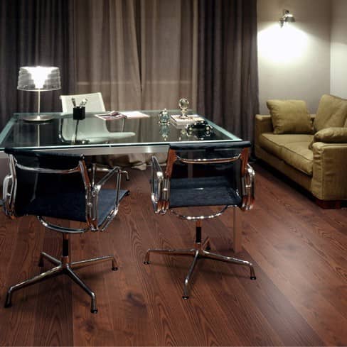 Купить Паркетная доска Tarkett Tango Ясень Коньяк Браш однополосная брашированная лак по низкой цене