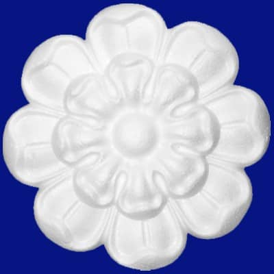 Потолочный плинтус из пенопласта, пвх, полиуретана, пенополистирола и дюрополимера.