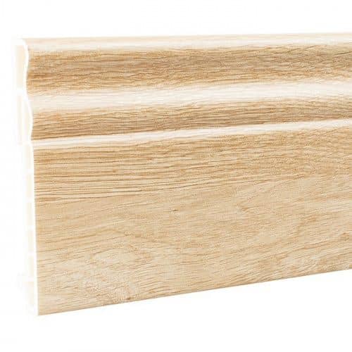 Деревянный, металлический, пластиковый напольный плинтус.