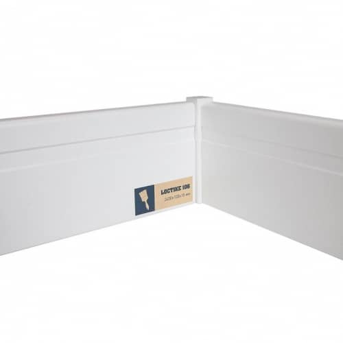 Деревянный, металлический, пластиковый напольный плинтус.