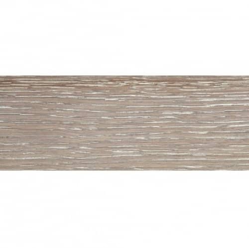 Деревянный, металлический, пластиковый напольный плинтус.