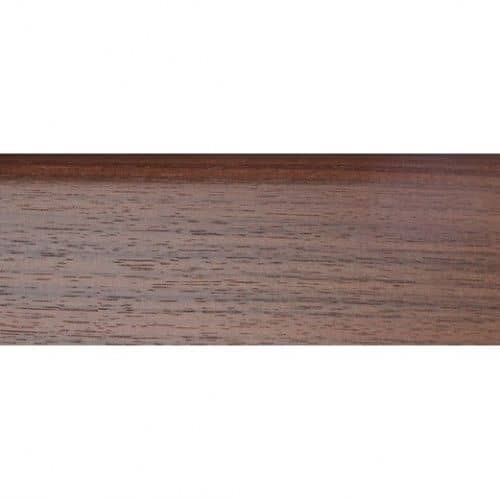 Деревянный, металлический, пластиковый напольный плинтус.