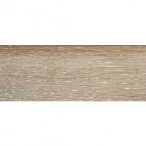 Деревянный, металлический, пластиковый напольный плинтус.