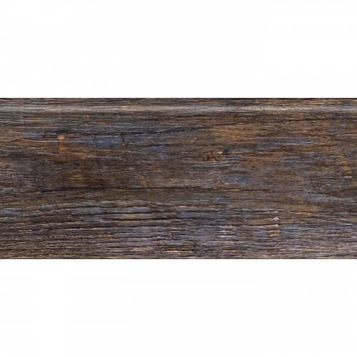 Деревянный, металлический, пластиковый напольный плинтус.