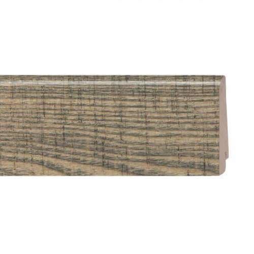 Деревянный, металлический, пластиковый напольный плинтус.