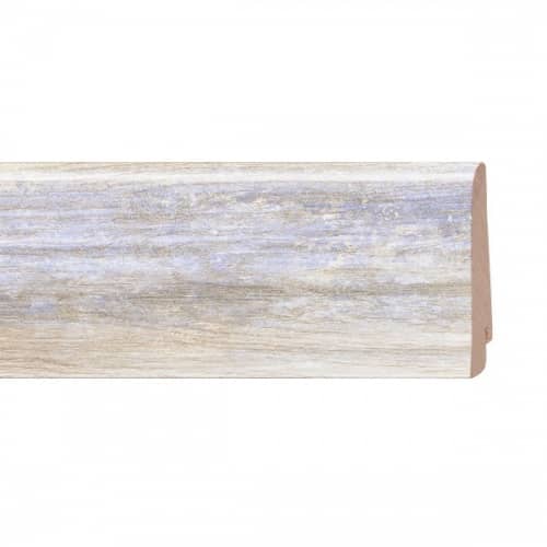 Деревянный, металлический, пластиковый напольный плинтус.