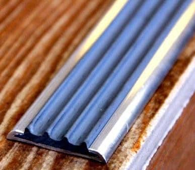 Купить Профиль Евроступень АН-42 противоскользящий алюминиевый черный 42х2500 мм по низкой цене