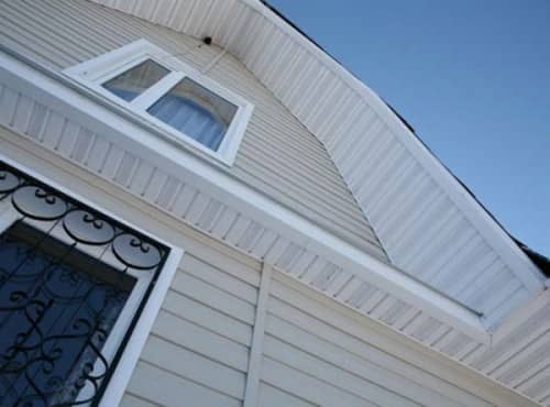 Купить Софит Доломит с центральной перфорацией белый 3000 мм для наружной отделки дома по низкой цене