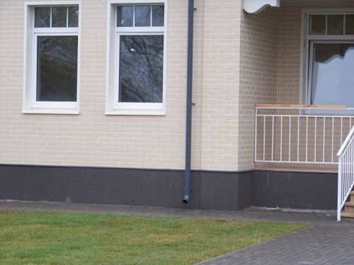 Купить Панель цокольная Eskosell Яшма 790х598 мм для наружной отделки дома по низкой цене