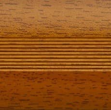 Деревянный, металлический, пластиковый напольный плинтус.