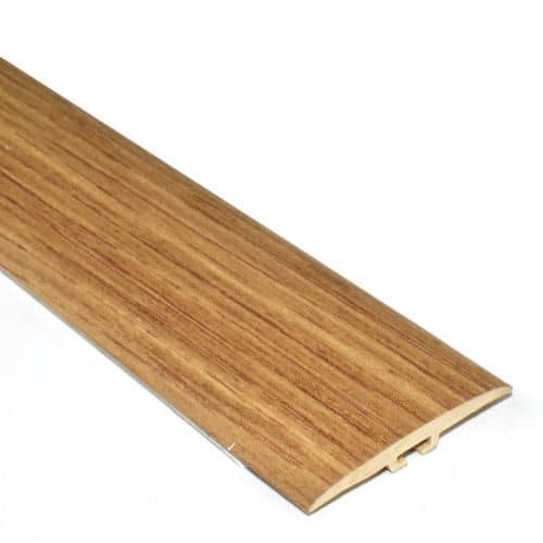 Деревянный, металлический, пластиковый напольный плинтус.