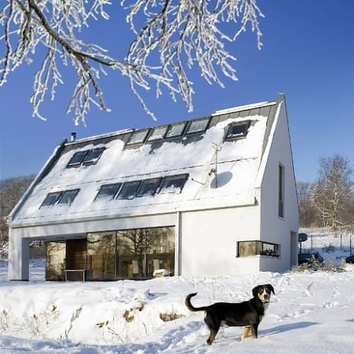 Купить Окно Velux Optima Стандарт GZR 3050B (SR06) мансардное, ручка снизу 1140х1180 мм по низкой цене