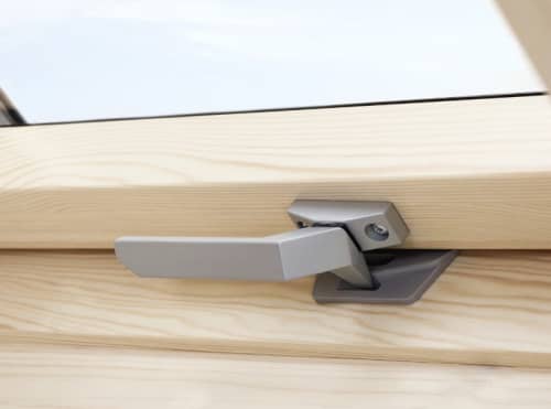 Купить Окно Velux Optima Стандарт GZR 3050B (MR06) мансардное, ручка снизу780х1180 мм по низкой цене