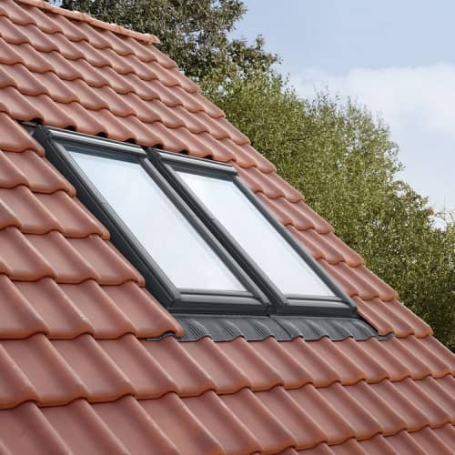 Купить Окно Velux Optima Стандарт GZR 3061 (CR02) мансардное, ручка сверху 550х780 мм по низкой цене