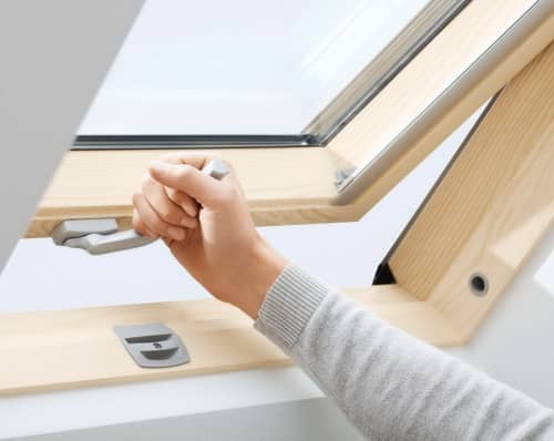 Купить Окно Velux Premium GLL 1061 MK10 мансардное, ручка сверху 780x1600 мм по низкой цене