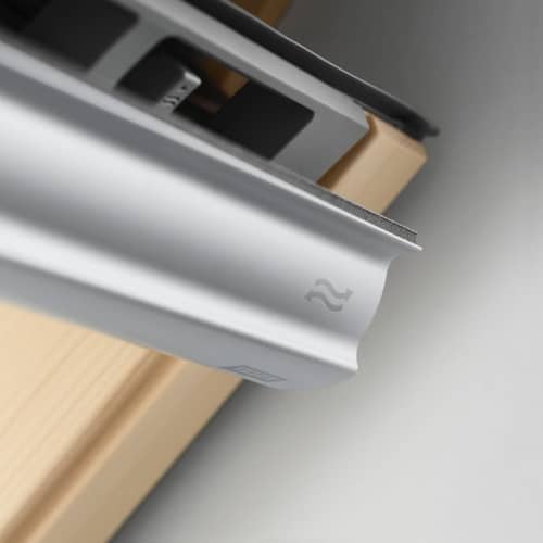 Купить Окно Velux Premium GLL 1061 MK10 мансардное, ручка сверху 780x1600 мм по низкой цене