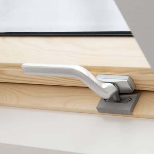 Купить Окно Velux Premium GLL 1061B (MK10) мансардное, ручка снизу 780x1600 мм по низкой цене