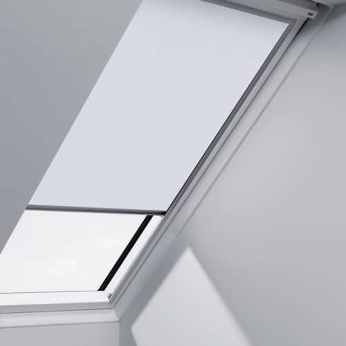 Купить Рулонная штора Velux RFL 1028 белая (P06) на направляющих 98х118 см по низкой цене