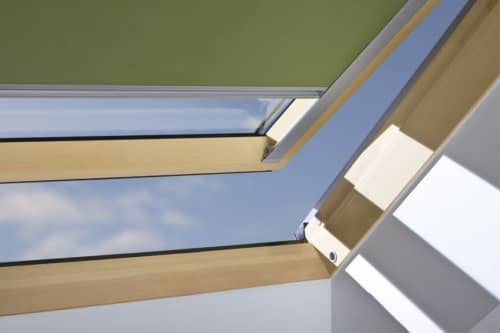 Купить Рулонная штора Fakro ARF Blackout бежевая 052 на направляющих 55х78 см по низкой цене