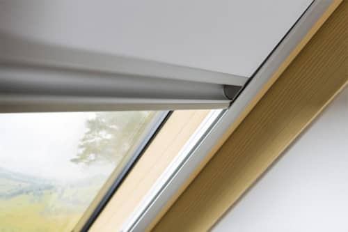 Купить Рулонная штора Fakro ARF Blackout бежевая 052 на направляющих 114х118 см по низкой цене