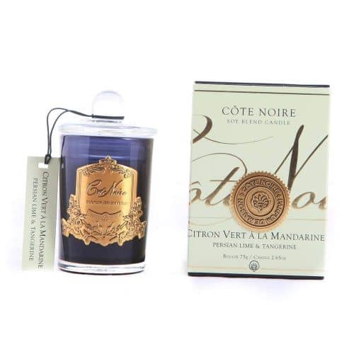 Купить Свеча Cote Noire Citron Vert в черном стаканчике с золотым декором, 75 г по низкой цене